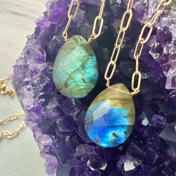 Paperclip Chain Labradorite Necklace - Picture 3 of 7